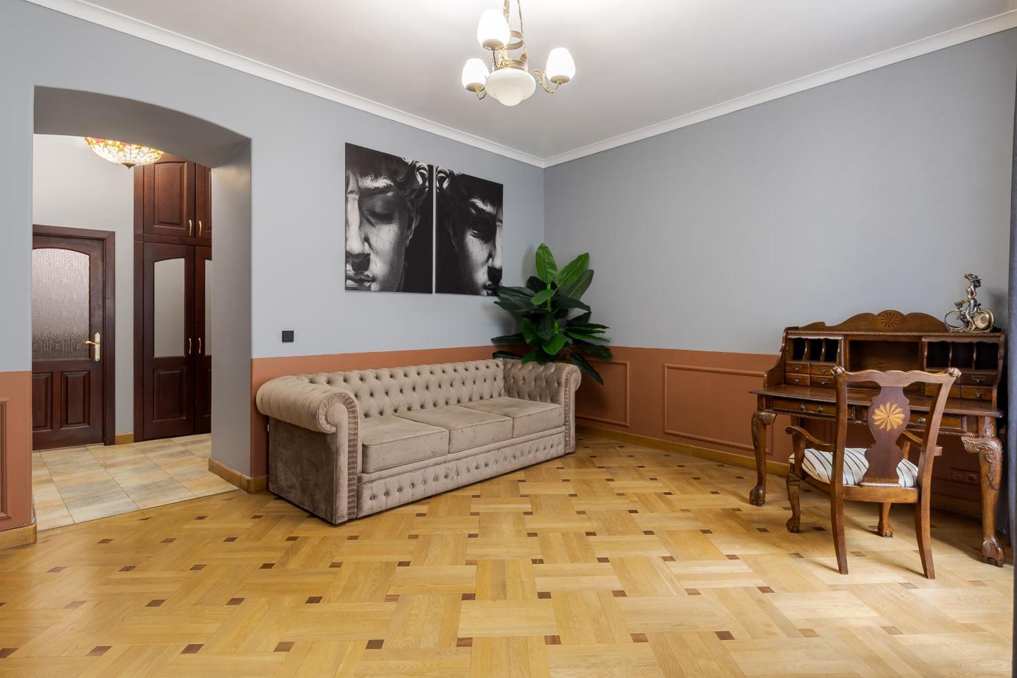 Tut Staroevreyska With Terrace Apartment Liov Exterior foto